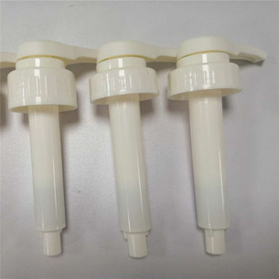 Pompa bianca della bottiglia dello sciroppo di dosaggio 8CC di colore 38/410 per Juice Bottle