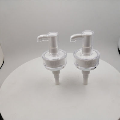 Pompa dell'erogatore dello sciampo 1.5cc del cosmetico 33/410 con oro intorno al bordo