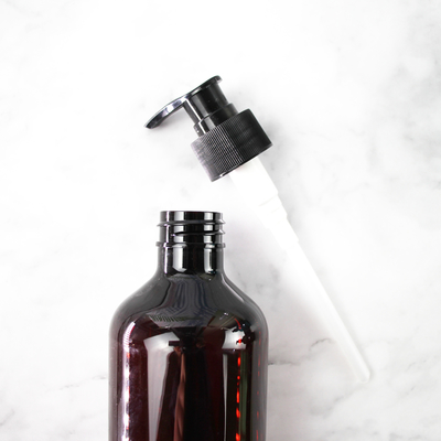 Bottiglia di plastica dello sciampo dell'ANIMALE DOMESTICO vuoto trasparente di Wholesale Brown Gray 300ml del produttore con il cappuccio della pompa